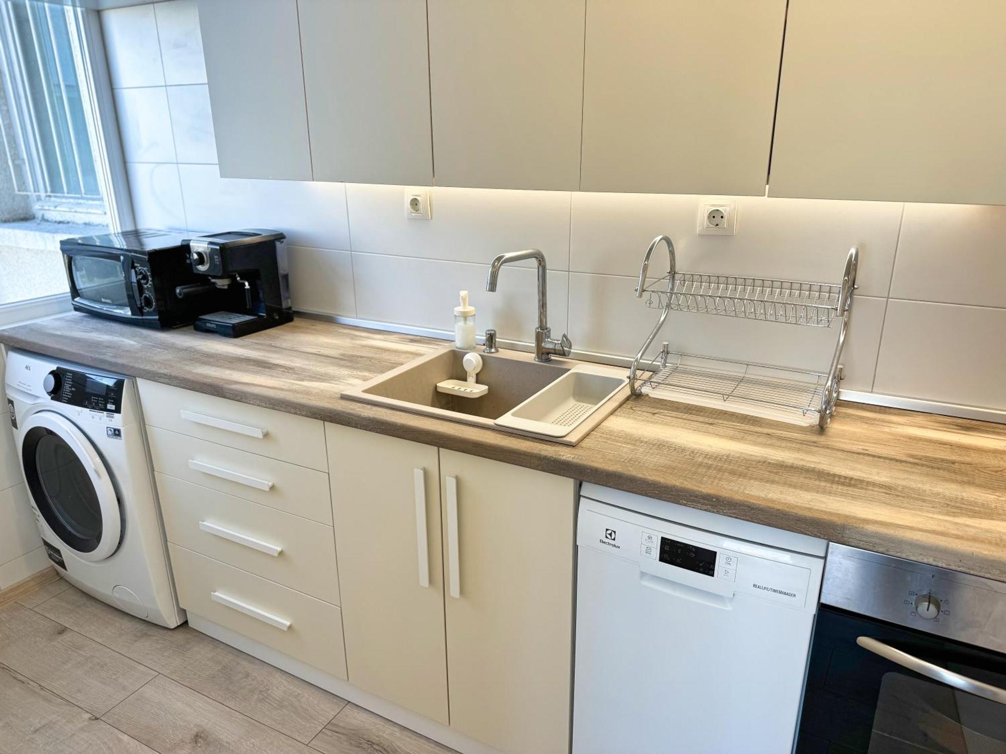 Restful Apartment For 4 Guests In 부르가스 외부 사진